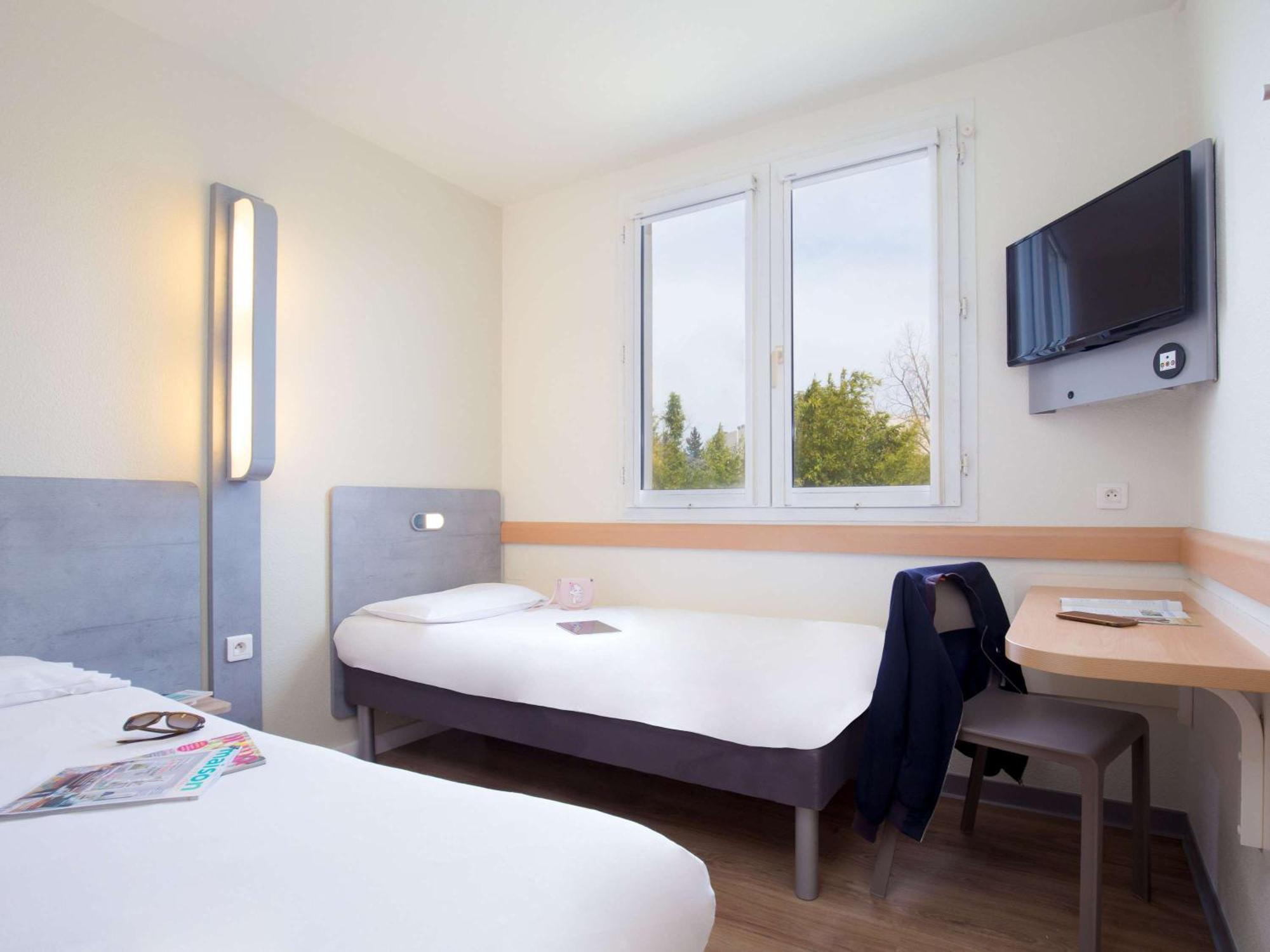 Ibis Budget Aubagne Paluds Agora Exteriör bild